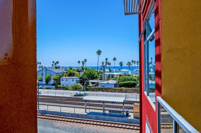 495 S Cleveland St, Oceanside CA: https://media.crmls.org/mediaz/18d69ede-9d0d-4c76-ba82-7049868164fc.jpg