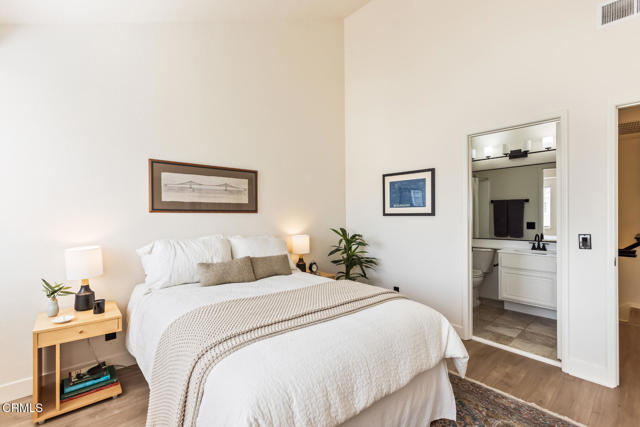 13945 Lemoli Avenue, Hawthorne CA: https://media.crmls.org/mediaz/18d7a5dc-2bb1-4e1e-af04-236cb780ee10.jpg