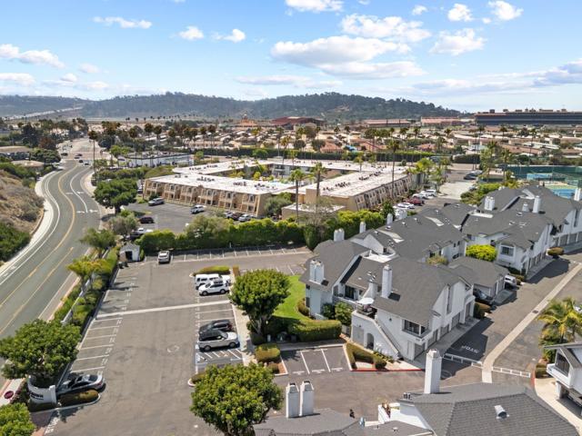 524 Via De La Valle,  CA: https://media.crmls.org/mediaz/18d7c5af-fb49-4a4e-ae52-199f46097244.jpg