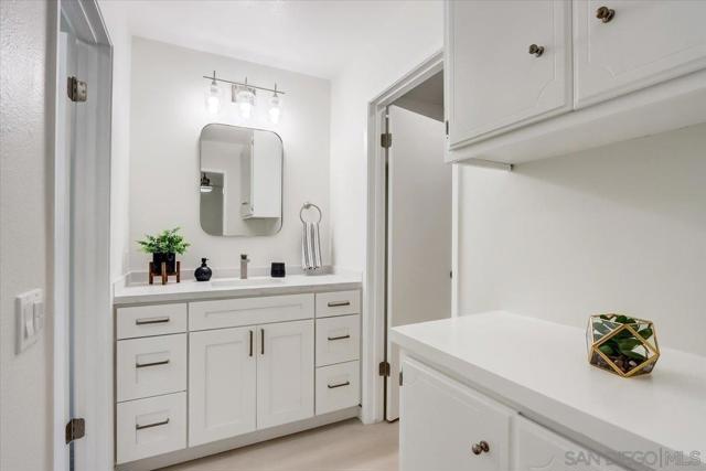 3808 Vista Campana S, Oceanside CA: https://media.crmls.org/mediaz/18d7e753-2fb7-47e9-a889-6882b853860c.jpg