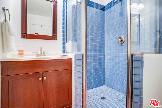 1607 N Vista Street, Los Angeles CA: https://media.crmls.org/mediaz/18d7ebe5-8819-44bf-b5eb-d91ff2ef6fe1.jpg