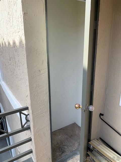 7405 Charmant Drive, San Diego CA: https://media.crmls.org/mediaz/18d88406-14d3-4425-b748-9f8a9109f4d9.jpg