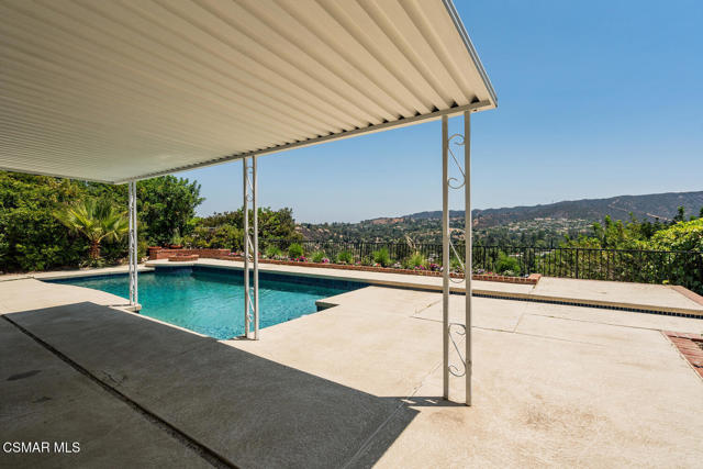 18854 Edleen Drive, Tarzana CA: https://media.crmls.org/mediaz/18d89fec-ae98-41eb-83c1-98fc6f15fcc2.jpg