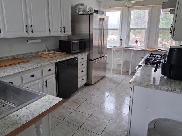 20920 Sunset Way, Colfax CA: https://media.crmls.org/mediaz/18d8ca7f-ead7-481d-9882-ef7ff38a8971.jpg