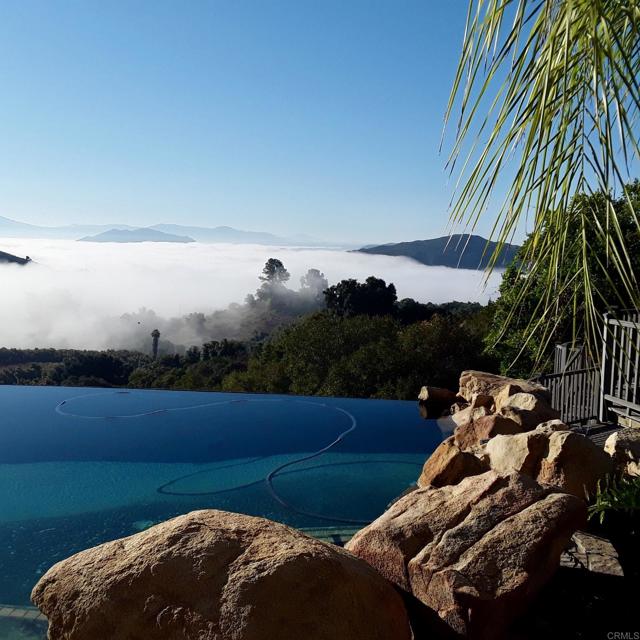 944 Rainbow Crest Road, Fallbrook CA: https://media.crmls.org/mediaz/18d9583e-4476-4bbe-a985-dc3d9ec8a504.jpg
