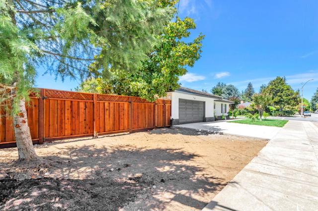 700 Eschenburg Drive, Gilroy CA: https://media.crmls.org/mediaz/18d974d0-6659-4321-adf3-6cb94d875fc8.jpg