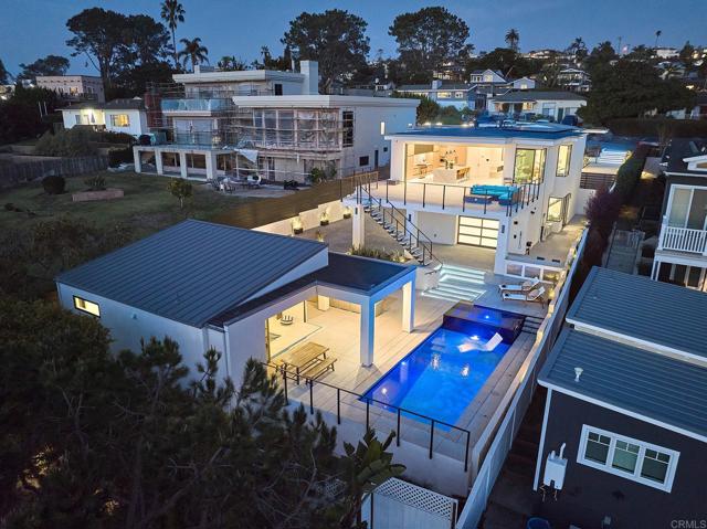 537 N Granados Avenue, Solana Beach CA: https://media.crmls.org/mediaz/18d9c4c1-86c5-4497-9015-7e80f4033569.jpg