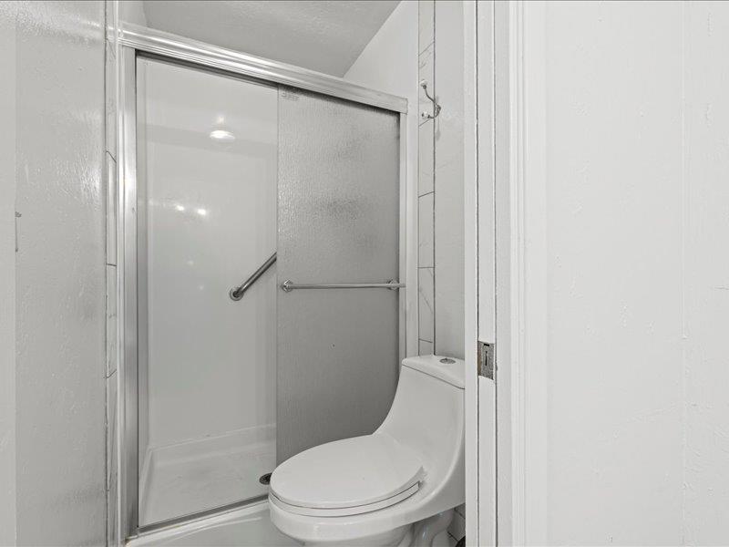 https://media.crmls.org/mediaz/18da25b9-e4f1-4f54-ac55-80ca8feb5a7f.jpg?preset=X-Large
