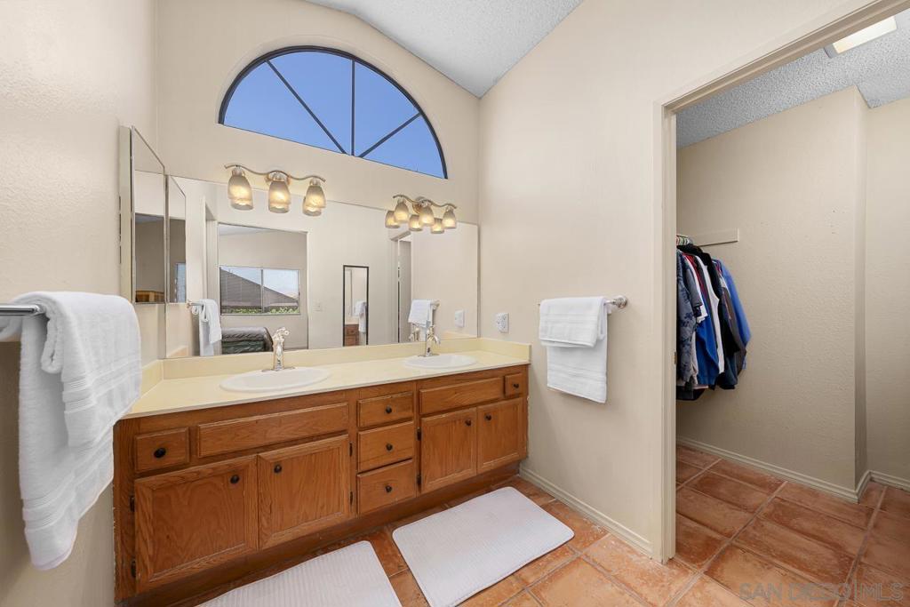 MLS #250032426SD image #17