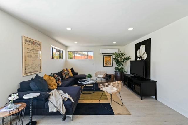 45715 Verba Santa Drive, Palm Desert CA: https://media.crmls.org/mediaz/18da9b00-cb7c-4097-a118-e0c5c382525e.jpg