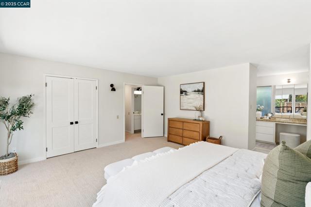 131 Clover Hill Court, Danville CA: https://media.crmls.org/mediaz/18dacc61-0f62-4412-b9ad-b0829516c16f.jpg