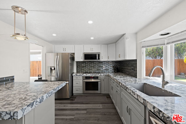 3059 Heather Drive, Fullerton CA: https://media.crmls.org/mediaz/18dbfb6b-df8b-4b16-9af1-102c677d860b.jpg