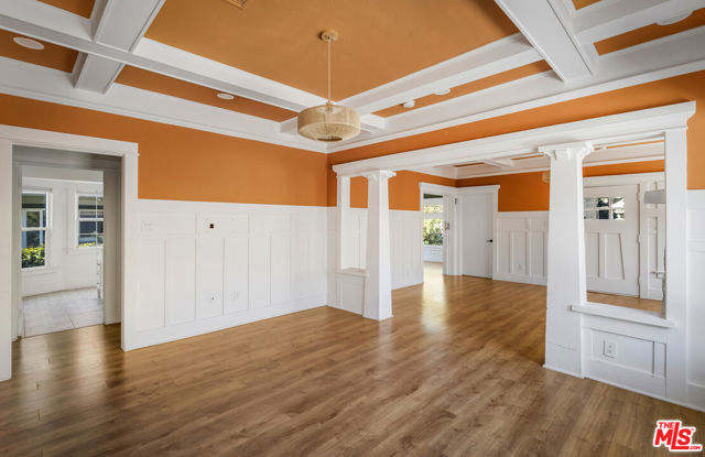 2074 W 29th Street, Los Angeles CA: https://media.crmls.org/mediaz/18dc12b1-0bf7-497c-bb9d-5fa86f61be7c.jpg