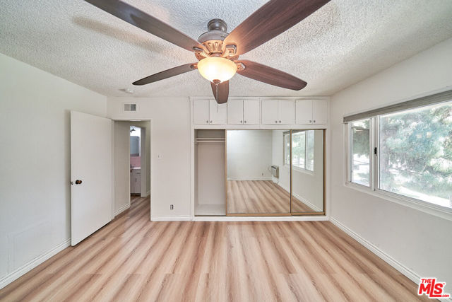 12129 Beverly Boulevard, Whittier CA: https://media.crmls.org/mediaz/18dc531e-00ed-48c1-bf9c-275c97d52cd0.jpg