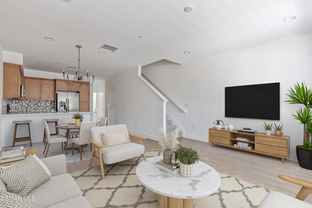 89 Jensen Court, Thousand Oaks CA: https://media.crmls.org/mediaz/18dc584e-775c-4763-aa87-c57ddd735279.jpg