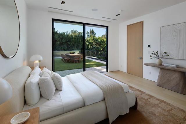 349 Walsh Road, Atherton CA: https://media.crmls.org/mediaz/18dc6923-607a-4076-af74-883e8a167667.jpg
