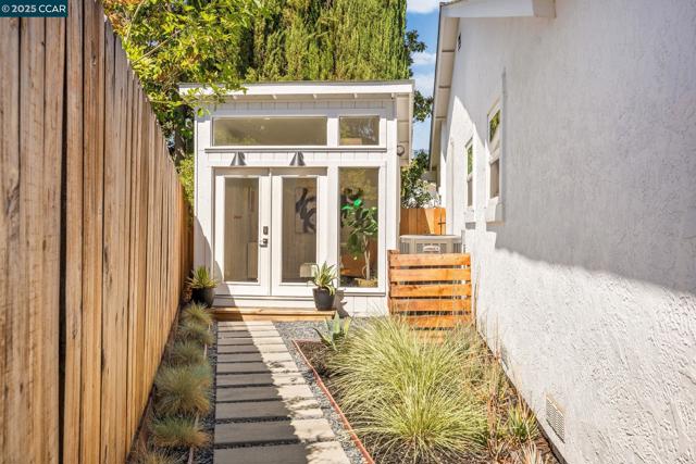 3139 Stinson Cir, Walnut Creek CA: https://media.crmls.org/mediaz/18dc7df6-5529-4a7d-b3de-7e6fe241c02f.jpg