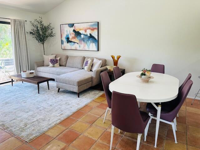 40511 Pebble Beach Circle, Palm Desert CA: https://media.crmls.org/mediaz/18dd12e2-22e4-4bf7-bd0b-671fcd72ac0f.jpg