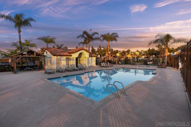 378 Paseo Marguerita, Vista CA: https://media.crmls.org/mediaz/18dd9d93-1f69-427e-9c2f-4821c447920a.jpg