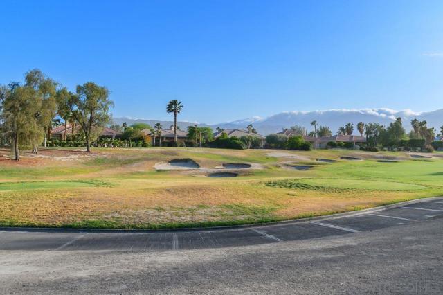 38 Calle Del Norte, Rancho Mirage CA: https://media.crmls.org/mediaz/18ddc5c7-60ad-47ab-9568-ebd7694a4b7d.jpg