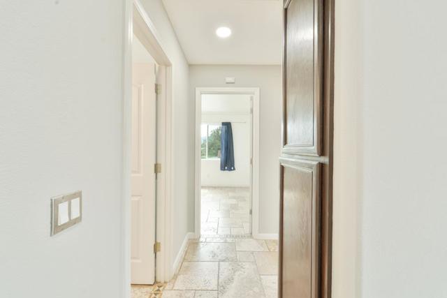 1800 W Graf Road, Hollister CA: https://media.crmls.org/mediaz/18ddf83a-4e4e-496a-a53e-242b4e389324.jpg