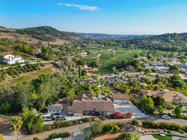 3647 Laketree Dr., Fallbrook CA: https://media.crmls.org/mediaz/18de08c9-5b75-4cda-ae86-e7e390d6dbaa.jpg