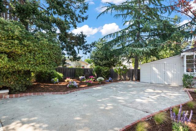 1460 Latham Street, Mountain View CA: https://media.crmls.org/mediaz/18de1421-177e-4c1e-95d0-3cf1921084b9.jpg