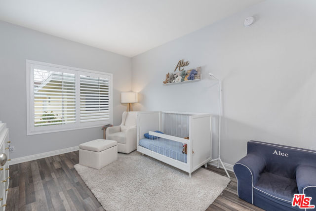 14919 Dickens Street, Sherman Oaks CA: https://media.crmls.org/mediaz/18de9102-866a-47a3-b212-403f4de070cb.jpg