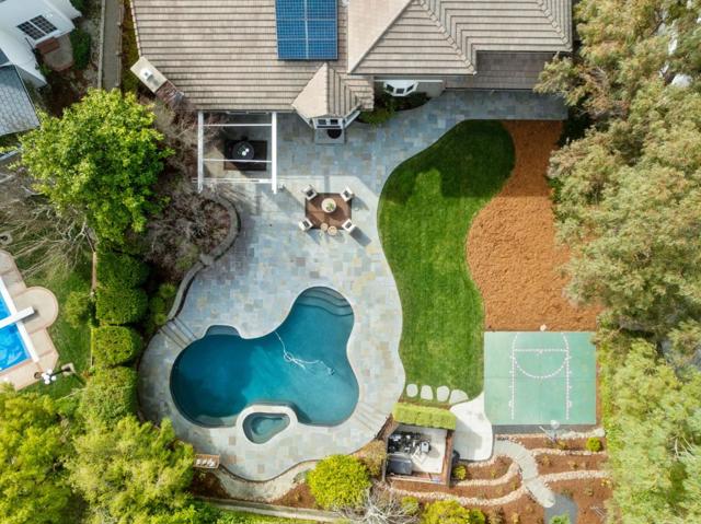 12 Colton Court, Redwood City CA: https://media.crmls.org/mediaz/18e0a7a4-0683-4f63-84f1-d4065d58c176.jpg