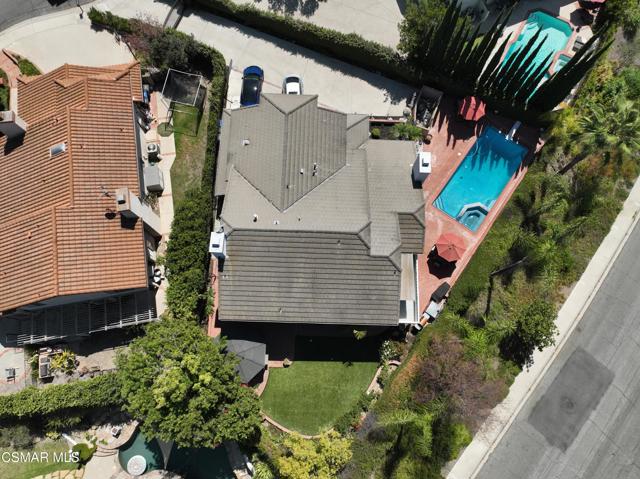 2848 Bayham Cir, Thousand Oaks CA: https://media.crmls.org/mediaz/18e21389-3a43-4ab5-b0a5-0ca943f3c931.jpg