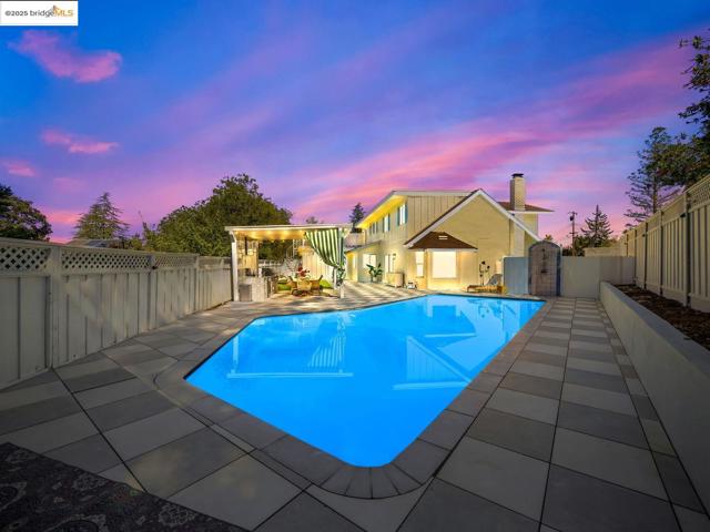 Image 42 of 48 For 8 Skander Ct