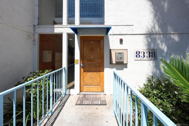 8338 Regents Rd., San Diego CA: https://media.crmls.org/mediaz/18e260c4-5e4d-4c29-8929-dd475e3b8b73.jpg