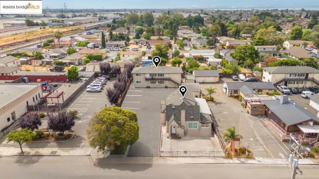 2090 Marina Blvd, San Leandro CA: https://media.crmls.org/mediaz/18e2c6a4-219c-4276-82e6-4b2c685381e4.jpg
