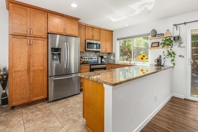 17162 Poblado Ct, San Diego CA: https://media.crmls.org/mediaz/18e30b11-8b7c-4df7-bdc6-cf66db16d622.jpg