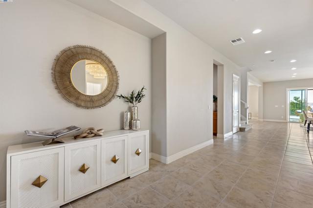 35 Dunfirth Dr, Hayward CA: https://media.crmls.org/mediaz/18e32074-929d-40f5-a8cc-7ccd94d8e0e1.jpg