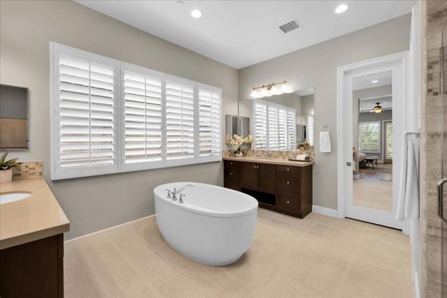 55120 Autumn Valley Court, La Quinta CA: https://media.crmls.org/mediaz/18e34ba7-2e30-4599-b0bb-7455e94cca7d.jpg