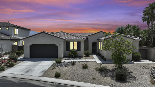 40632 Firenze Court, Indio CA: https://media.crmls.org/mediaz/18e43631-bd59-45bf-b9bd-ae199b45de7a.jpg