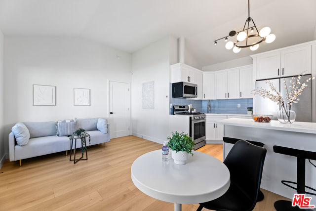8507 Naylor Avenue, Los Angeles CA: https://media.crmls.org/mediaz/18e4ac02-a02a-45d6-86ae-31dcb750b3f3.jpg