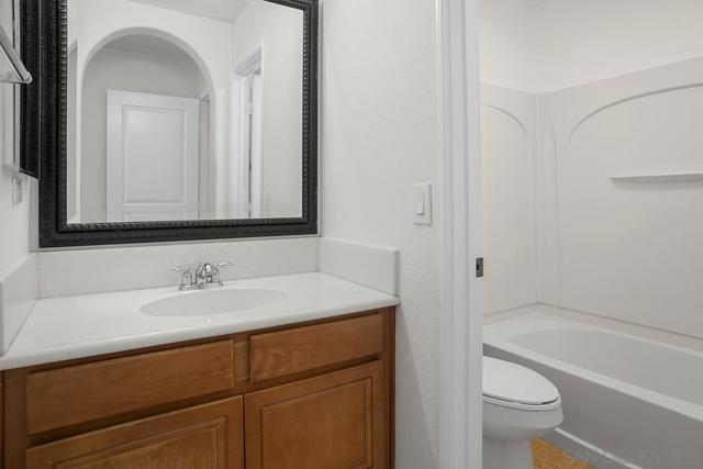 644 Hatfield Dr, San Marcos CA: https://media.crmls.org/mediaz/18e4cde3-3ecb-4a86-ba40-871f075987aa.jpg