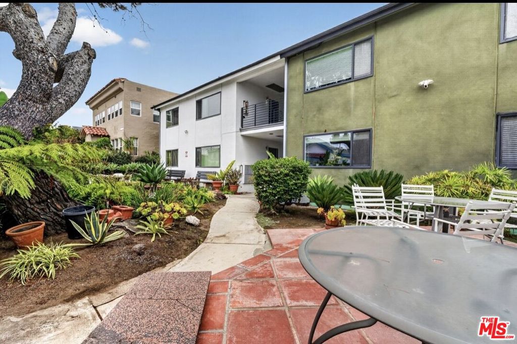 119 Paloma Avenue #M