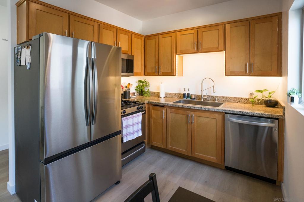 450 J St - photo 7
