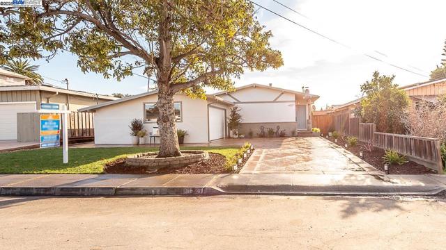 Image 3 of 60 For 41327 Erma Ave