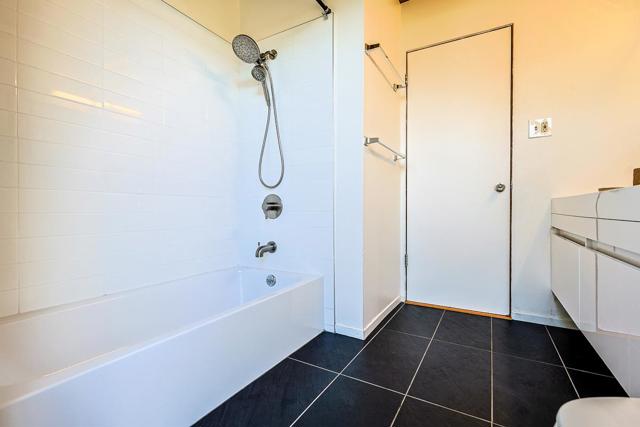 275 Puffin Court, Foster City CA: https://media.crmls.org/mediaz/18e81f6c-a4d1-46ae-a9d5-b23878169c19.jpg