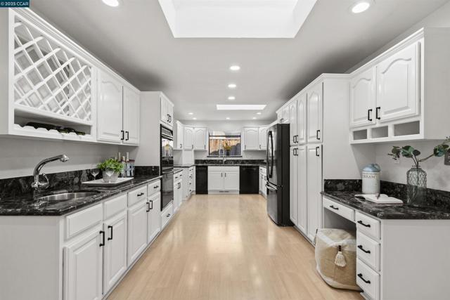 109 Baldwin Dr, Danville CA: https://media.crmls.org/mediaz/18e84304-de67-4688-9d0c-8c58bf0dd49e.jpg