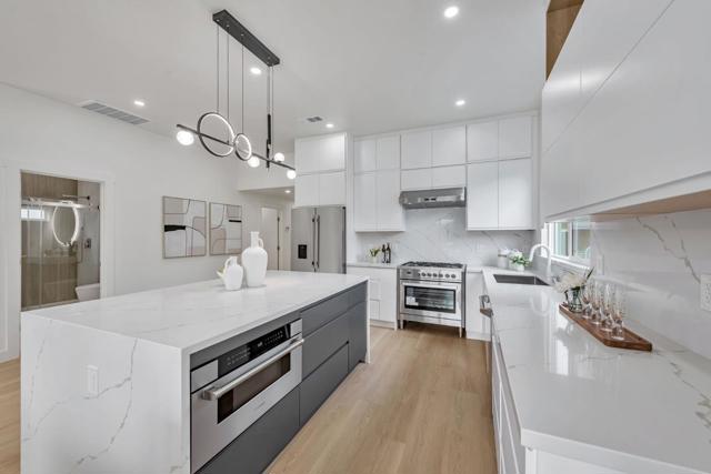 841 Harrison Street, Santa Clara CA: https://media.crmls.org/mediaz/18e8562c-4ef9-42d2-a11b-8b811d23eff4.jpg