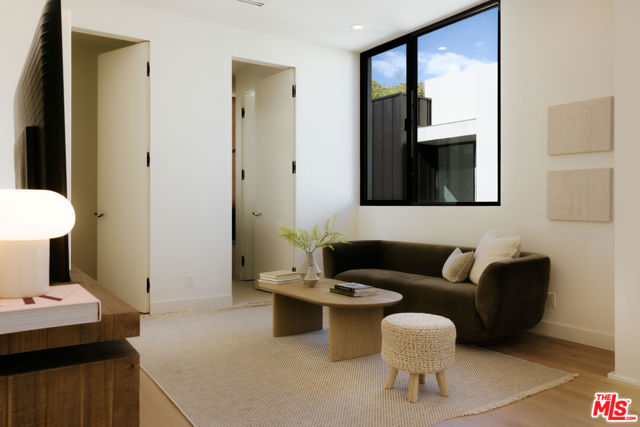 Image 15 of 16 For 8906 Hubbard Street