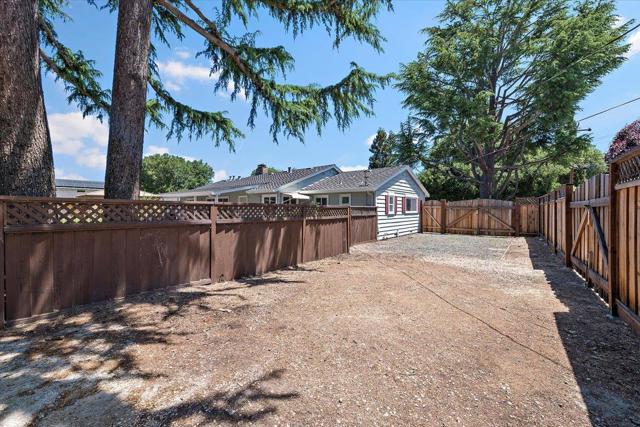 1480 Oakhurst Avenue, Los Altos CA: https://media.crmls.org/mediaz/18e8d7d3-733a-4017-8dad-780993df35bb.jpg