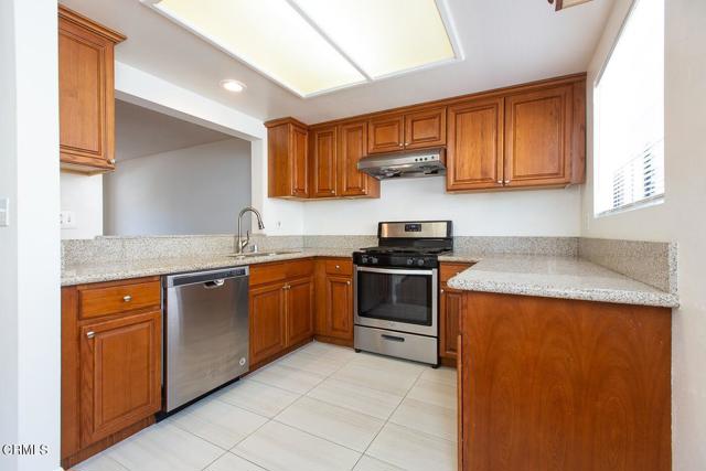 Detail Gallery Image 6 of 17 For 21 California St #J,  Arcadia,  CA 91006 - 3 Beds | 2/1 Baths