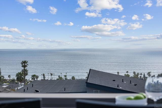 Detail Gallery Image 9 of 36 For 2172 Glasgow Ave, Cardiff By The Sea,  CA 92007 - 3 Beds | 3/1 Baths