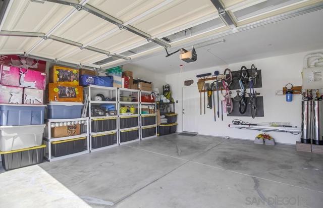 1249 12Th, Imperial Beach CA: https://media.crmls.org/mediaz/18e95170-738b-4dcf-9a22-5d7a19f56d38.jpg